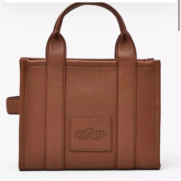 Marc Jacobs THE LEATHER SMALL TOTE BAG - Picture 15 of 16